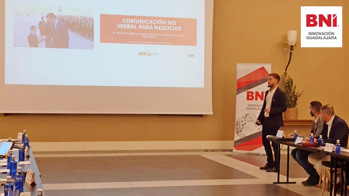 BNI_Innovacion's tweet photo. Presentaciones breves de Silvia Plaza, de Infrilux #energia 💡; @marioruperezdc, #mentoring 🔝; Grigor Grigoryan, de #restuarante Bar Madrid 🍽️; y Óscar Mas, de @VitenSeguridad 👮. https://t.co/qOmgBe0GCa