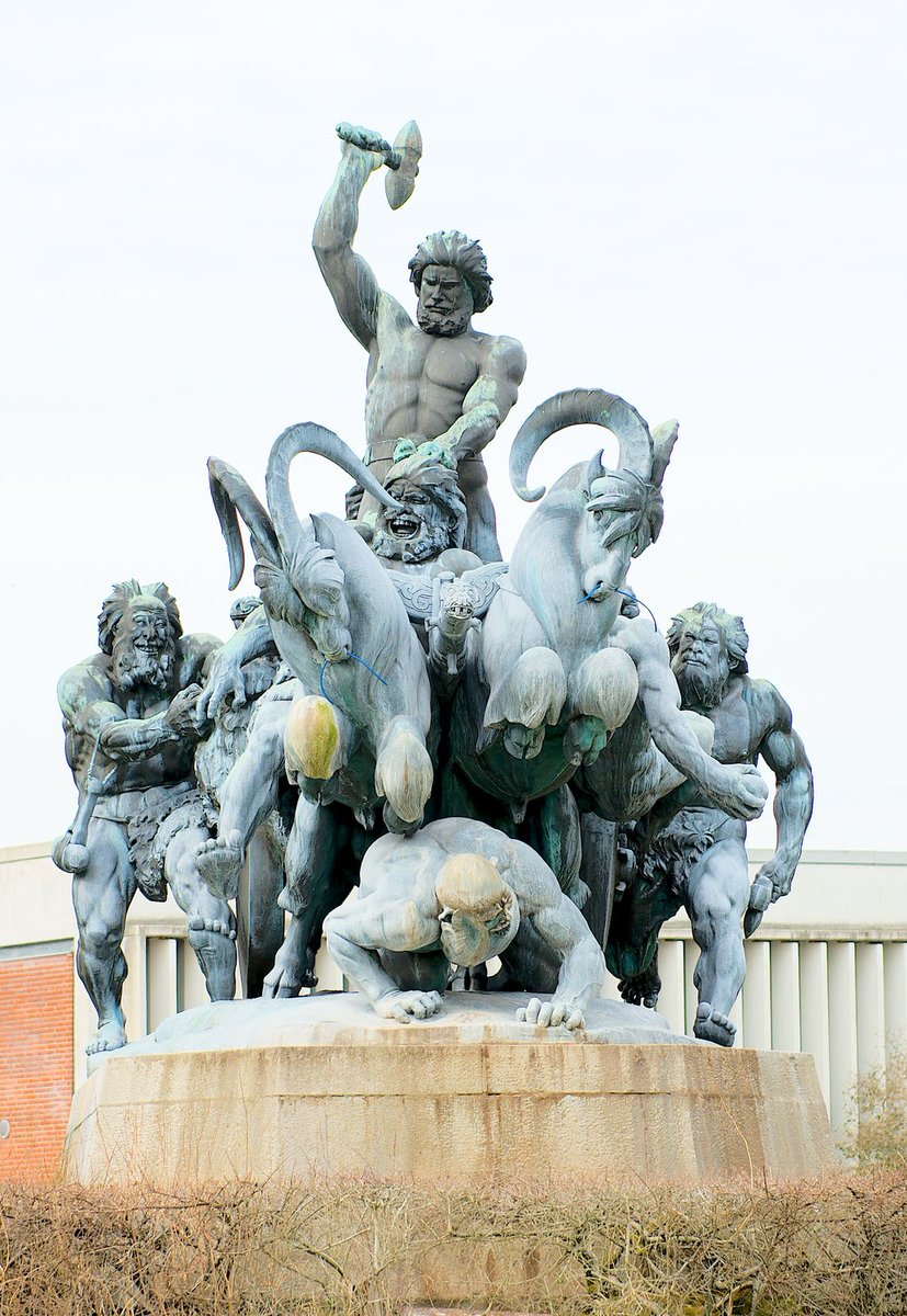BklineBetty's tweet photo. To all my Pagan brothers and sisters… Thor’s statue in Odense, Denmark…hail the God of Thunder and Strength… Hail Thor…⚡️ https://t.co/tzCQig7SlD