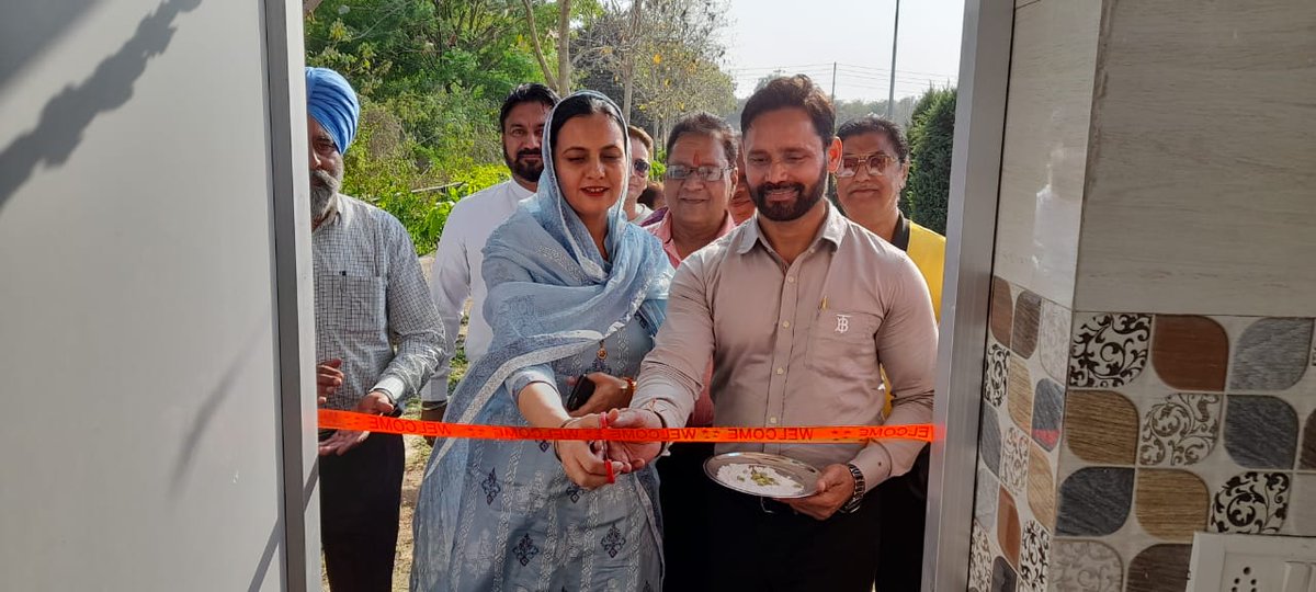 Inauguration of Newly Constructed Toilet Block in Green Belt Sector 42 C and D by Mayor, Chandigarh in the presence of Area Councillor Sh. Jasbir Singh and RWAs. @SwachhBharatGov #SabKaPrayas #AmritMahotsav #MyCleanIndia #SwachhBharat #AzadiKaAmritMahotsav #swachhsurvekshan2022