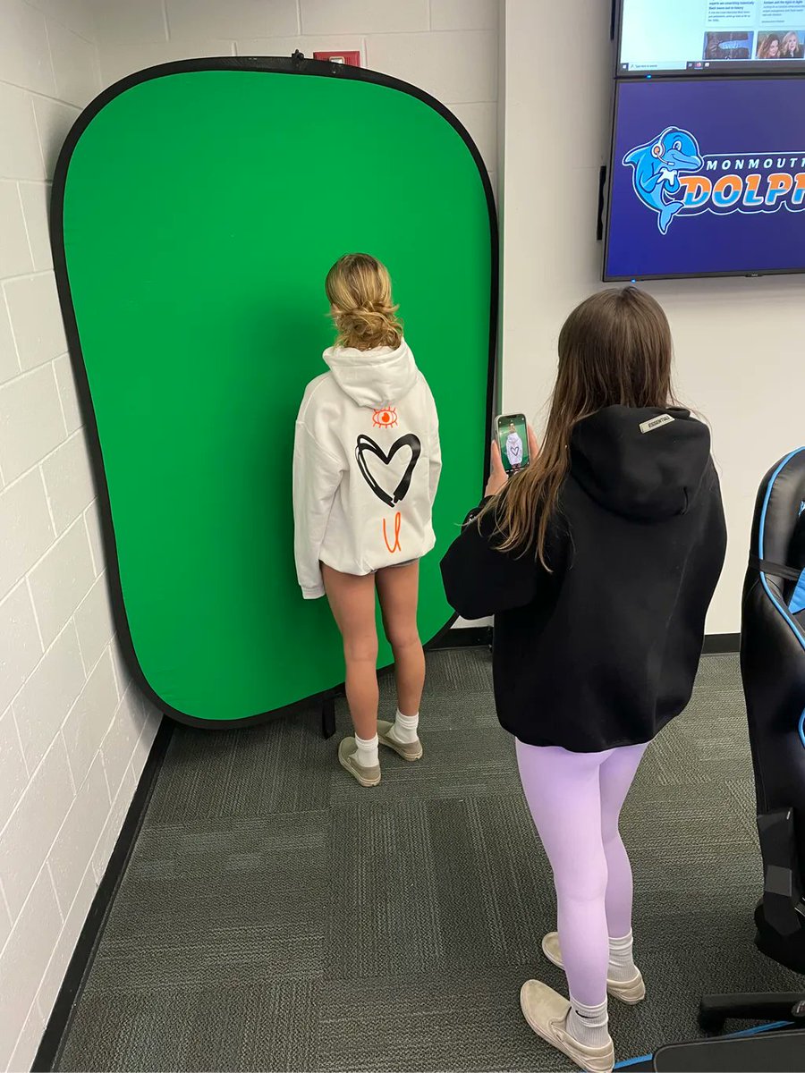TechedUpTeacher's tweet photo. I love that fashion shoots are a thing in our class. New #edcorps PS… launching their positive message fashion line soon on https://t.co/2fNSix6CbW #nj #newjersey #entrepreneurship #mbmakes #mbspride https://t.co/jNgGWokWUZ
