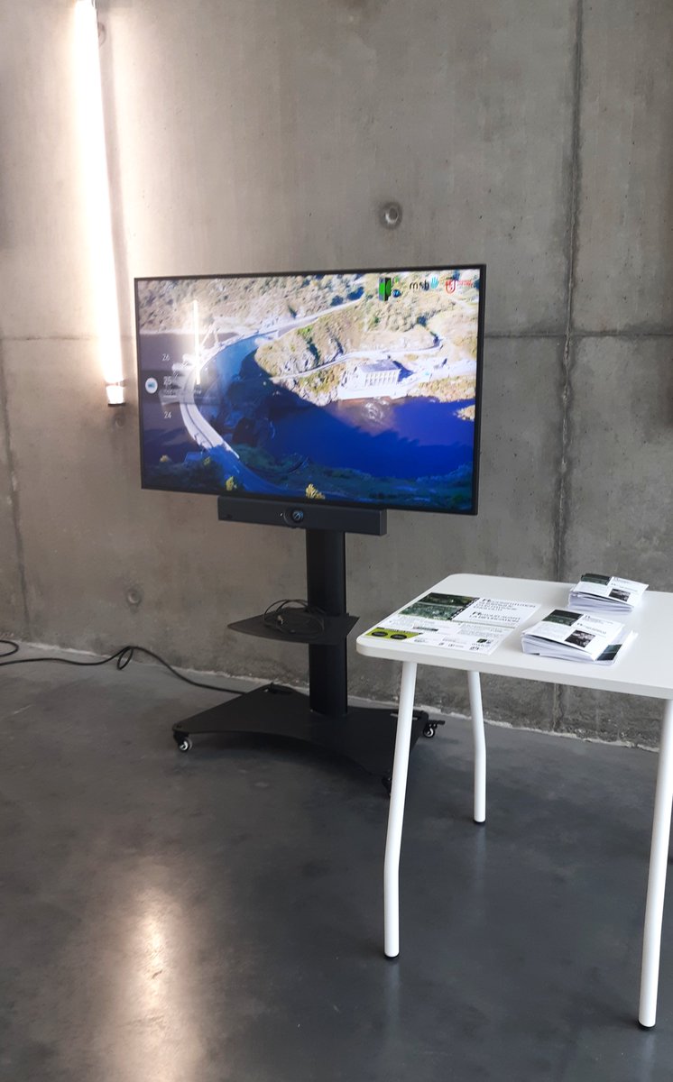 POMazagol's tweet image. #BiennaleDesign2022 #Bifurcations2022 La video de @EVSUMR5600 @Univ_St_Etienne et de @mshlyon avec @projet_arts  est en place dans le Hall du Bâtiment des Forges de l&apos;UJM. Et elle est à découvrir dès demain ! Pour plus d&apos;info : tinyurl.com/5n7578xe