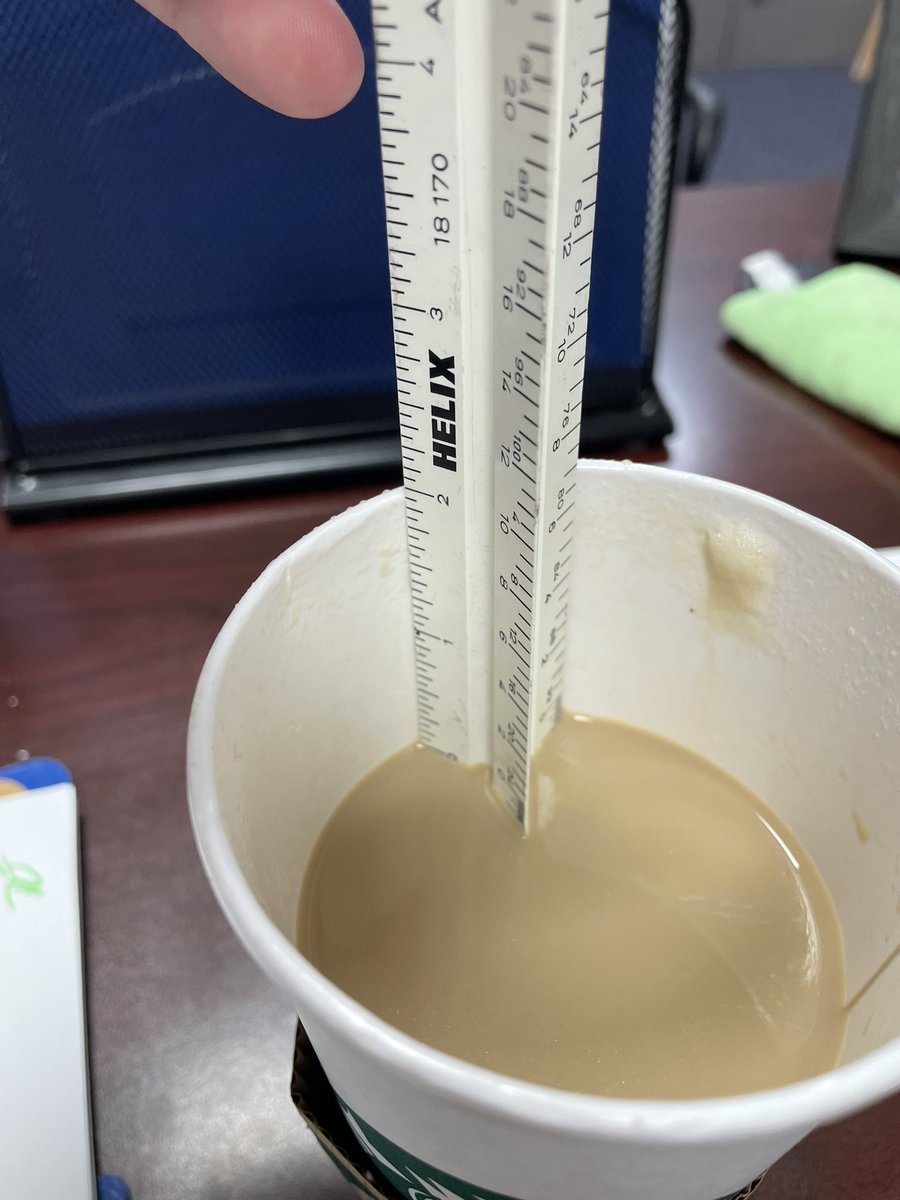 ToddEstes10's tweet photo. Come on @Starbucks, you can do better than this. #fillmycup #cheated #expensiveventi https://t.co/s8PZKW1U0t