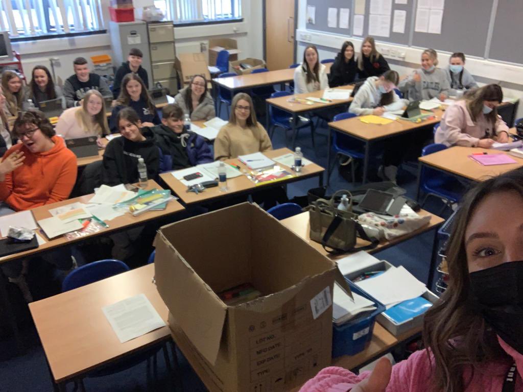Today at Easter School N5 and Higher Modern Studies were practicing different exam style questions with <a href="/MissAGrant_/">Miss Grant</a> 👩‍🏫 she even had time for a quick selfie with the class! 📸 👏 #weareFHS