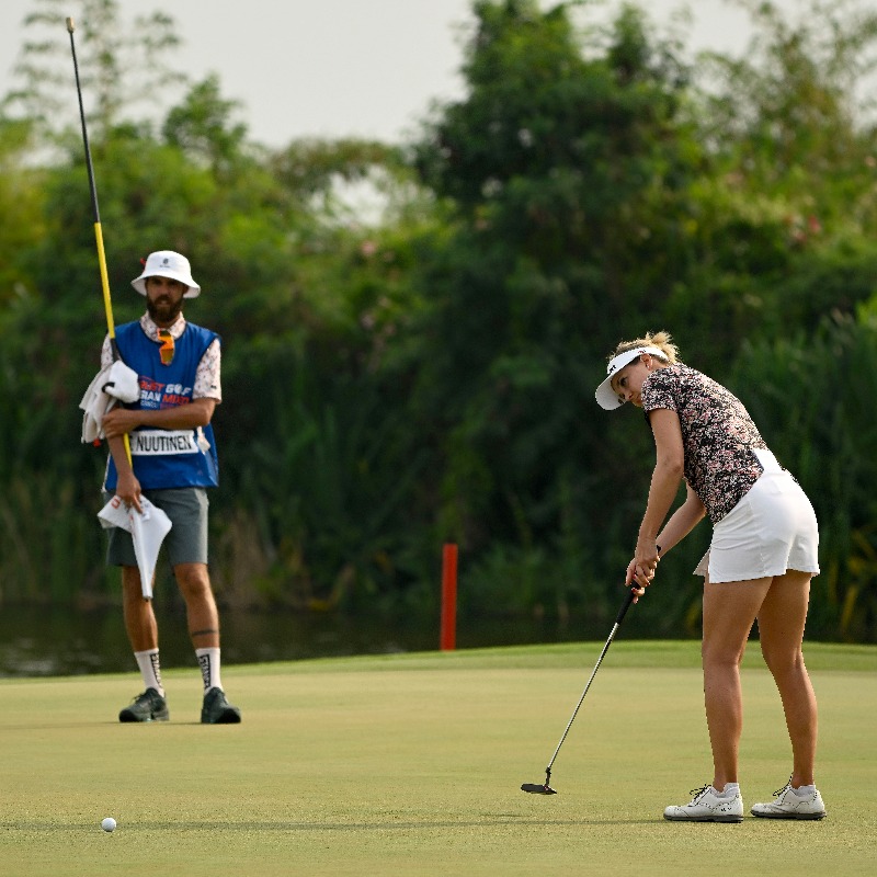 LETgolf's tweet photo. "I would be lying if I said I didn’t think about 59 because I did at one point. I told myself let’s see how low you can go"

@sannanuutinen shares the lead on 63 (-9) after day one in Thailand, after nine birdies in her first ten holes 🔥

#RaiseOurGame | #TrustGolfAsianMixedCup