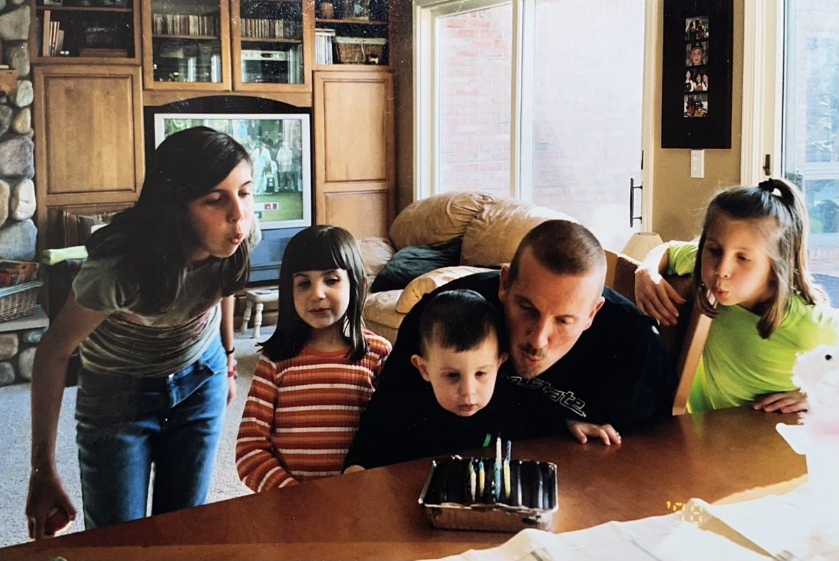 HChampnella's tweet photo. Happy Birthday to the best dad these four kids could have asked for. We love you so much! Can’t wait to celebrate you at the farm this weekend! 💚 https://t.co/ijAltthMop