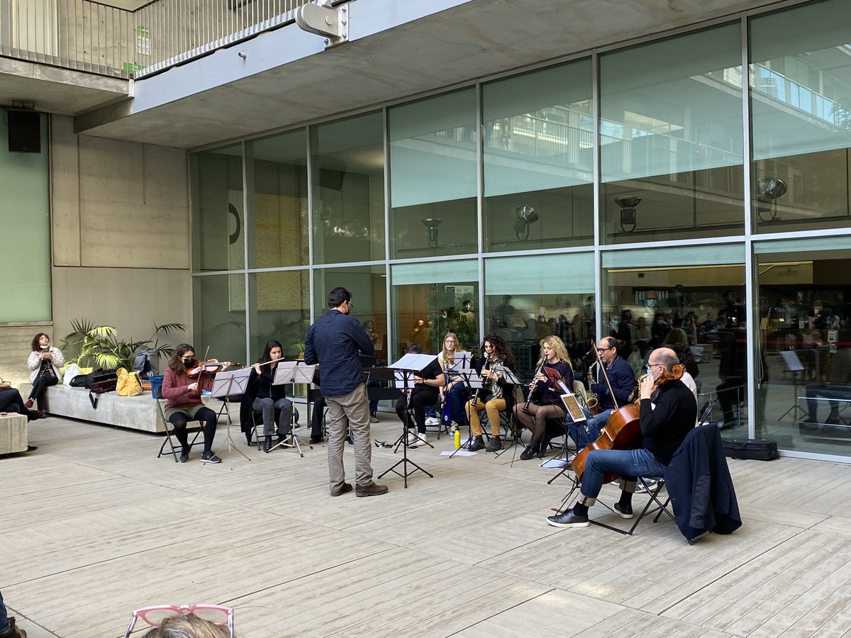 ClaudiaFontsere's tweet photo. The @the_prbb orchestra is giving the first concert after the pandemics! I am so glad this iniciative is still running. Great job! https://t.co/CZ0Y4XccgJ