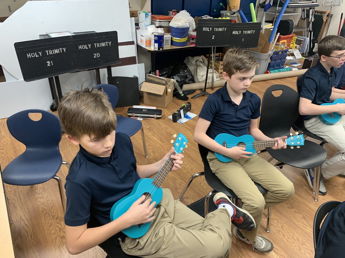 MrMo_SATG's tweet photo. @MrHessHTS working with the ukulele with our 6th graders https://t.co/VNwG6NHJ0I