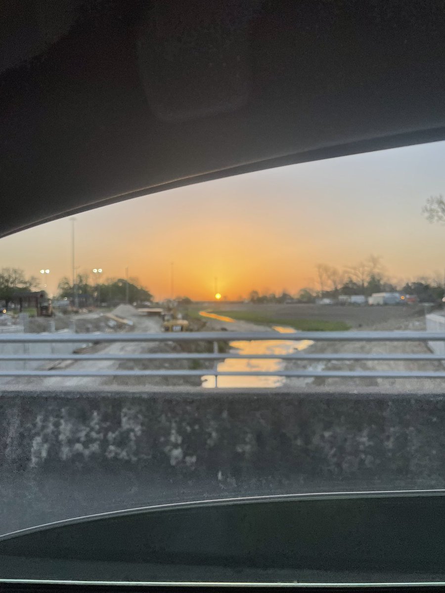 bootland27's tweet photo. @rodryan 5th Ward - Lockwood dr , little risky around here but A better view than you ha ha ! P.s be nice to Canada 🇨🇦!!!!! https://t.co/w7wYpBMUlV