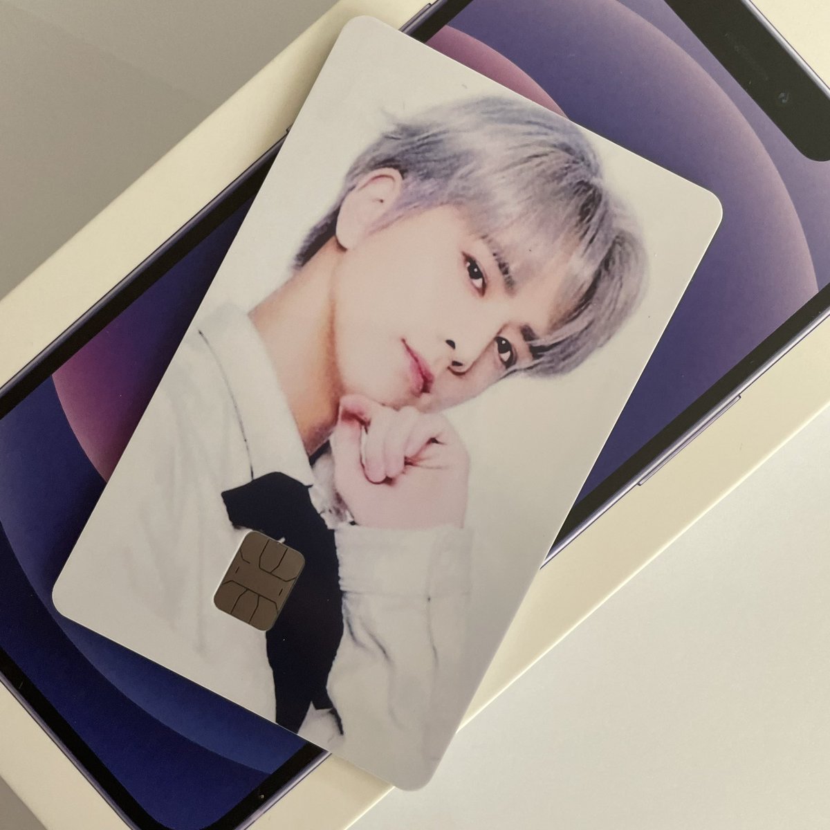 rminng91's tweet photo. #나마네카드 #협찬 
나도 오늘부터 최애 얼굴 박힌 카드쓴다 

이번에 좋은 기회로 나미네카드 (@NamaneOffcial)
에서 협찬을 받게 되었습니다、、👏💭

📢 본인이 원하는 사진, 좋아하는 사진으로 카드 제작 가능!
📢 최애가 담긴 카드에 최애적금(제태그) 모으기 가능..♡ https://t.co/ofERbelGBk