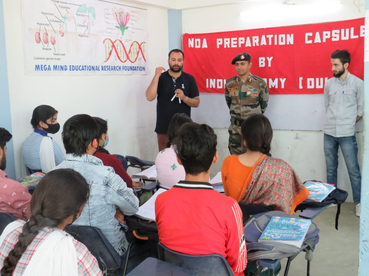 JAMMULINKS's tweet photo. #NDA2022 | One month coaching classes for NDA aspirants of Kishtwar, org by #IndianArmy in association with Impact Academy culminated today. Exam is schedule on 10 Apr. Three girls from #Dacchan are amongst the aspirants.
@prodefencejammu @proudhampur @Whiteknight_IA https://t.co/aHcrzD4sAr