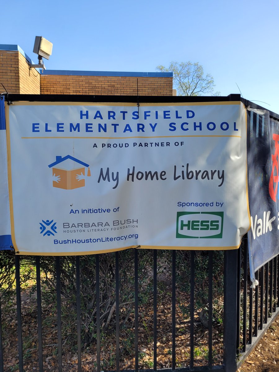 HartsfieldAES's tweet photo. @BushHoustonLit is back @HartsfieldAES another year with #MyHomeLibrary !!! https://t.co/Sx2I5QU7T0