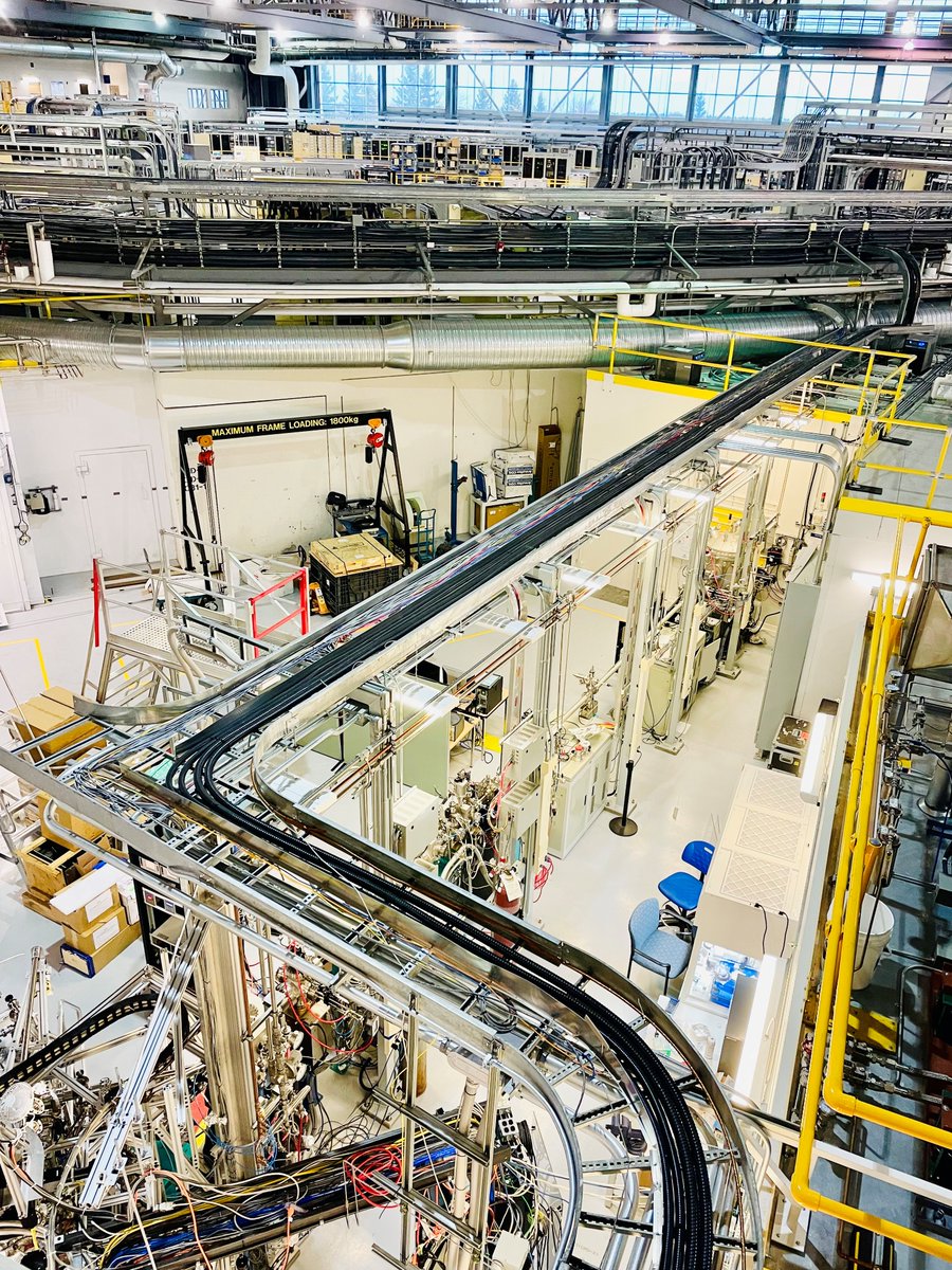 CanLightSource's tweet photo. Our #Quantum Materials #Spectroscopy Centre has two endstations designed for ARPES and SARPES #photoemission experiments that allow scientists to explore questions related to the motion of #electrons in materials. #QMSC #synchrotron #DYK https://t.co/LhF9I1Su9i