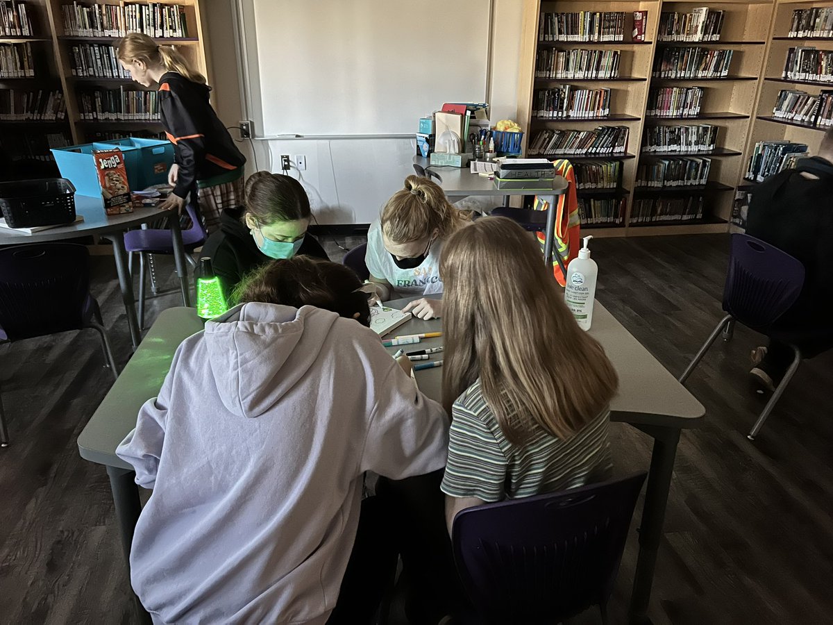SenecaCentral's tweet photo. Well-Being In Action 🙂Our first day of our #wellnesscorner is a huge success! @GEDSB https://t.co/5WeVUUlvqh