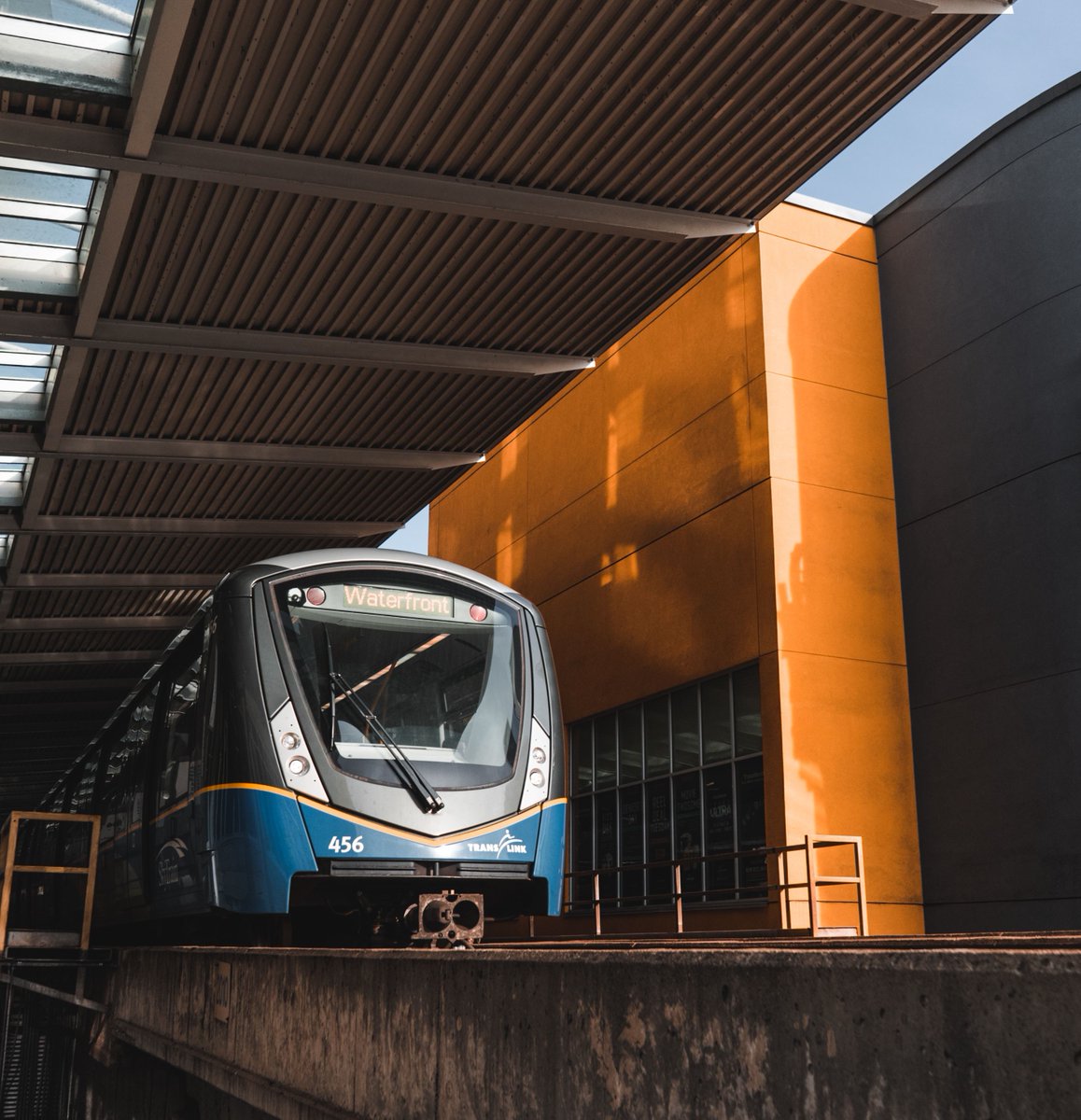 TransLink's tweet photo. Did you know that #SkyTrain launched in December 1985 and is the oldest and one of the longest fully-automated, driverless, rapid transit systems in the world? Now you do! #TL101 ^LA https://t.co/0yQsc4C641