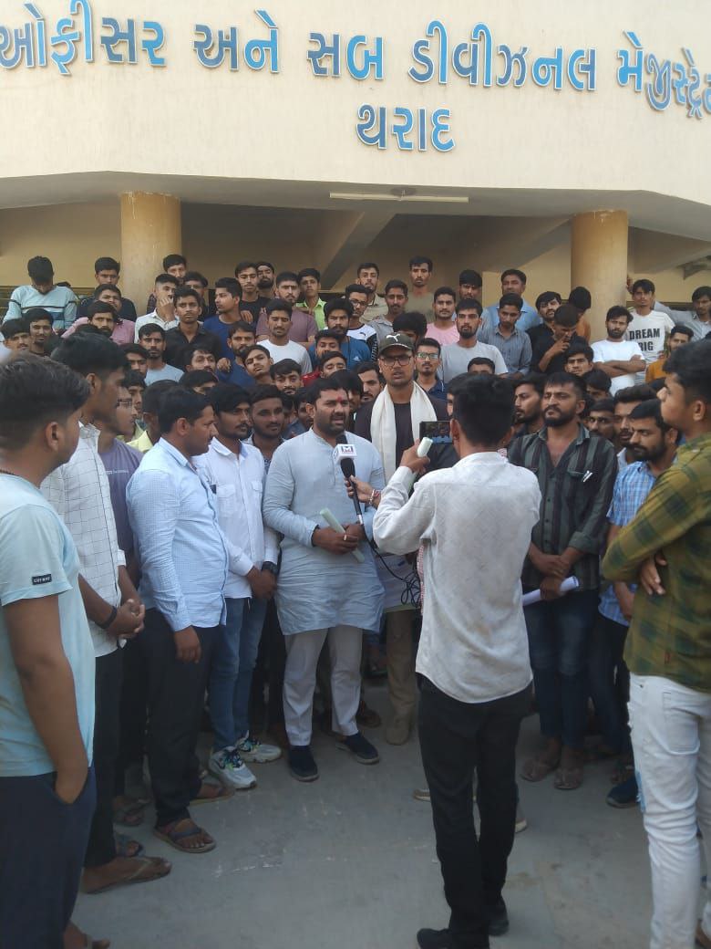 OfVachhraj's tweet photo. #kon_jitu_vaghani હુ યુવરાજસિંહને સપોર્ટ કરૂ છુ https://t.co/ITJbm0qxd4 https://t.co/inYzU3TyuD