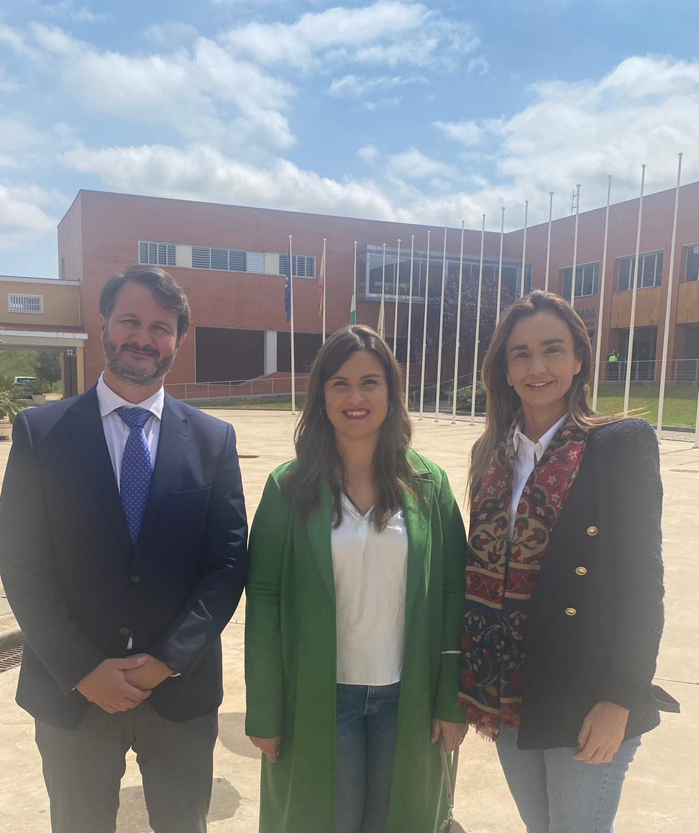 SAGG_org's tweet photo. 🔝Ayer día 6 de Abril tuvo lugar la presentación de la Cátedra #macrosad de trabajo social verde💚
@Macrosad introduce el Trabajo Social Verde como elemento clave en su ecosistema de innovación.
Fdo.Relinque
Lucía Fdez.
Fátima Villar
👇
https://t.co/kmhhF37cjZ
@pablodeolavide https://t.co/Oti78O4jvT