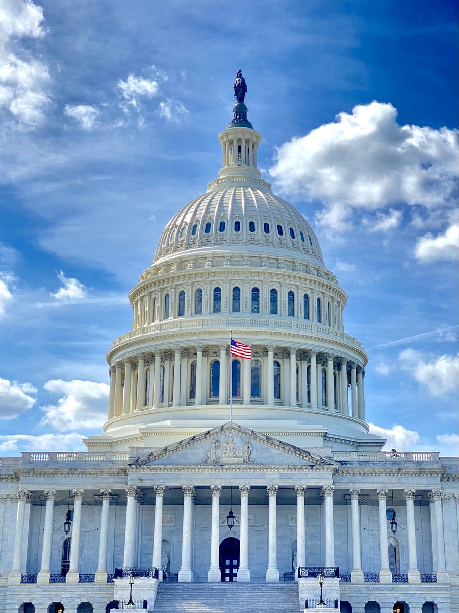 MarkPochapin's tweet photo. “It’s your Capitol” says @SenPatRoberts 
Today we are making our voices heard by advocating for our patients on Capitol Hill.
#ACGAdvocacyDay @AmCollegeGastro https://t.co/EieviCiMhw