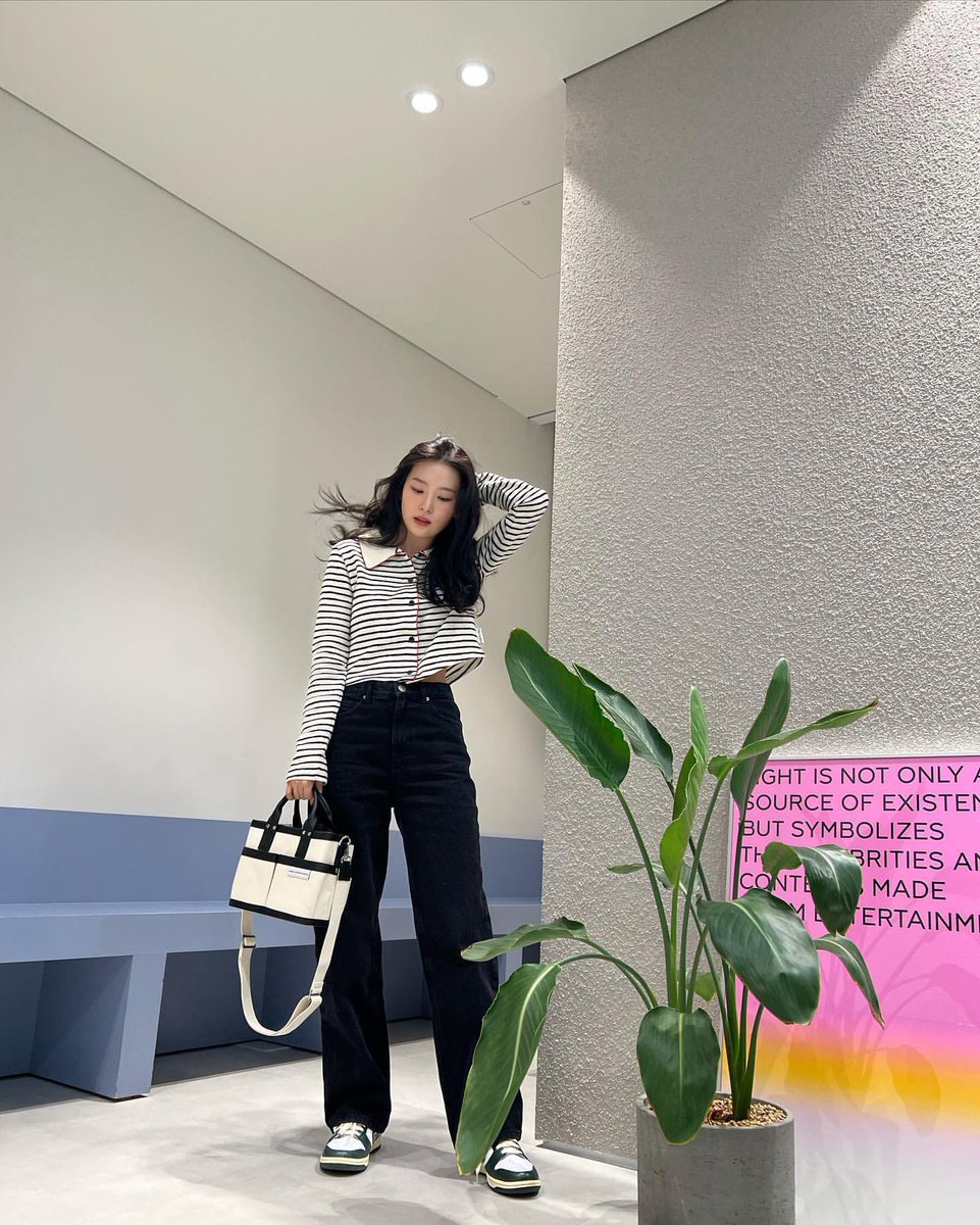 lq red velvet tweet media