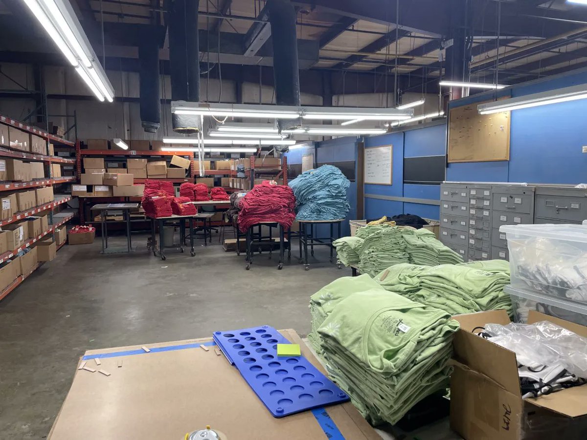 Students in Prof Post’s COR 1100: The Global Experience got to meet one of the change makers they are studying this semester—Eric Henry, President and CEO of TS Designs, a local t-shirt printing company that is a B Corp. Learn more at buff.ly/3jJxmnn