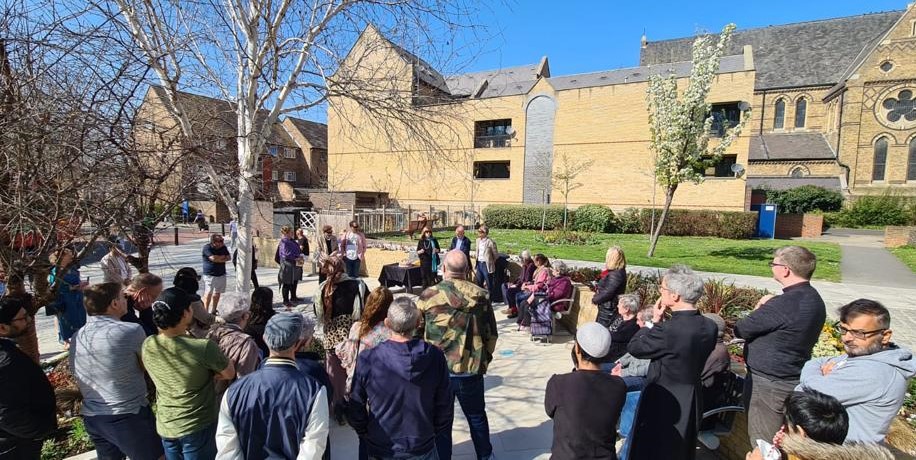 KLGUK's tweet photo. The Wapping Lane Pocket Park was launched at the weekend. This was a project in conjunction with Tower Hamlets. The residents baked a cake in celebration of the completion and invited Andrei to enjoy a slice. #KLG #wapping #towerhamlets #cake #wappinglane #pocketpark #project https://t.co/QLJ39kVdSM