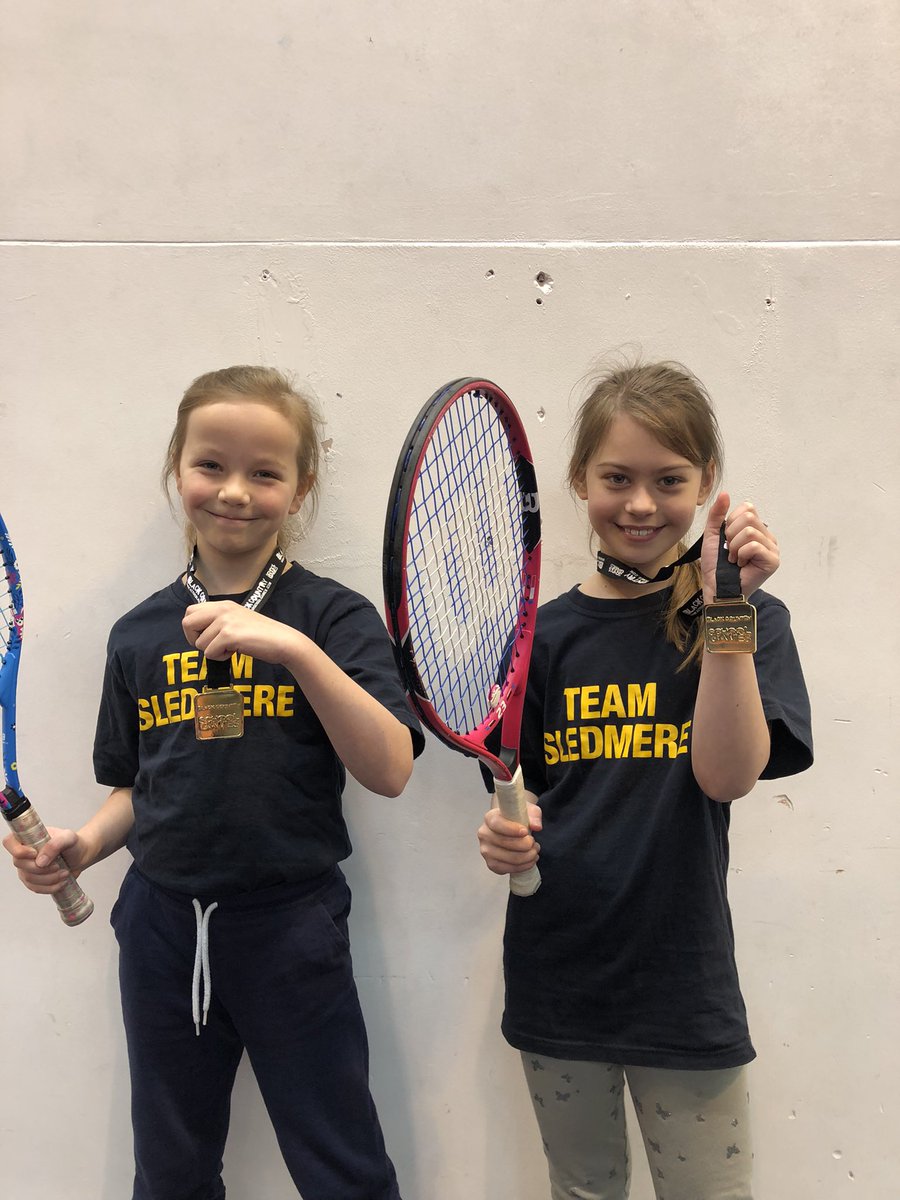 SGO_DudleyNorth's tweet photo. A fantastic morning @DavidLloydUK for the Dudley North @YourSchoolGames mini Red tennis competition 🎾🎾🎾 

Congratulations to @SchoolSledmere for winning and progressing to represent Dudley at the Black Country Finals 🥇🥇🥇

#TeamDudley #SchoolGames https://t.co/CDqLID9hQj