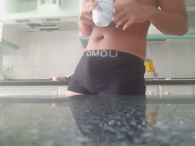 #Buenastardes Después de comer el cafelito ??? alquien para darle la merienda ???? #bdsm #parejitaaliberales