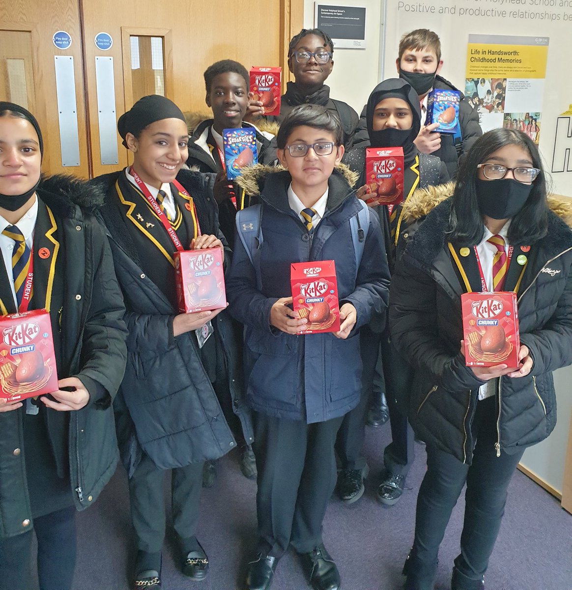HolyheadEvents's tweet photo. Be Kind Ambassadors raised money to get Easter eggs for @TrussellTrust local food bank #handworth Congratulations ๐ฅณ to Sajawal for winning the raffle. Thank you to everyone for their generosity and kindness. @holyhead_school #bekind #teachwhatmatters #education #birminghamuk https://t.co/XoyuiRkU3l