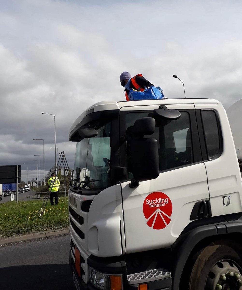 JoHindley2's tweet photo. Radiographer and Midwife delay oil tankers @JustStop_Oil out of Kingsbury with the support of Neurologist and Social Worker #dutyofcare #intergenerationaljustice #stopfinancingfossilfuels #forhealthssake #endfossilfueladdiction @DoctorsXr @xrbham https://t.co/sA9v6Tdz7y