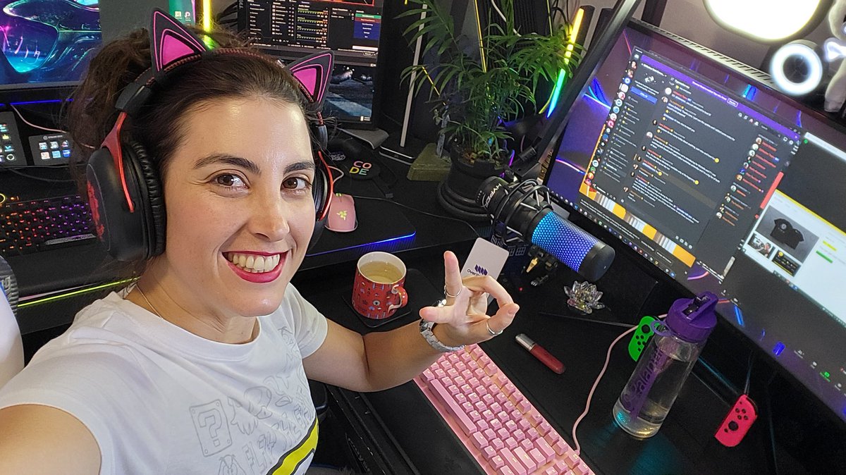 MishManners's tweet image. Behind the scenes at #JSGameDevSummit. MCing from Australia at midnight. Are you joining us?
👉 jsgamedev.com
#gamedev #games #deb
