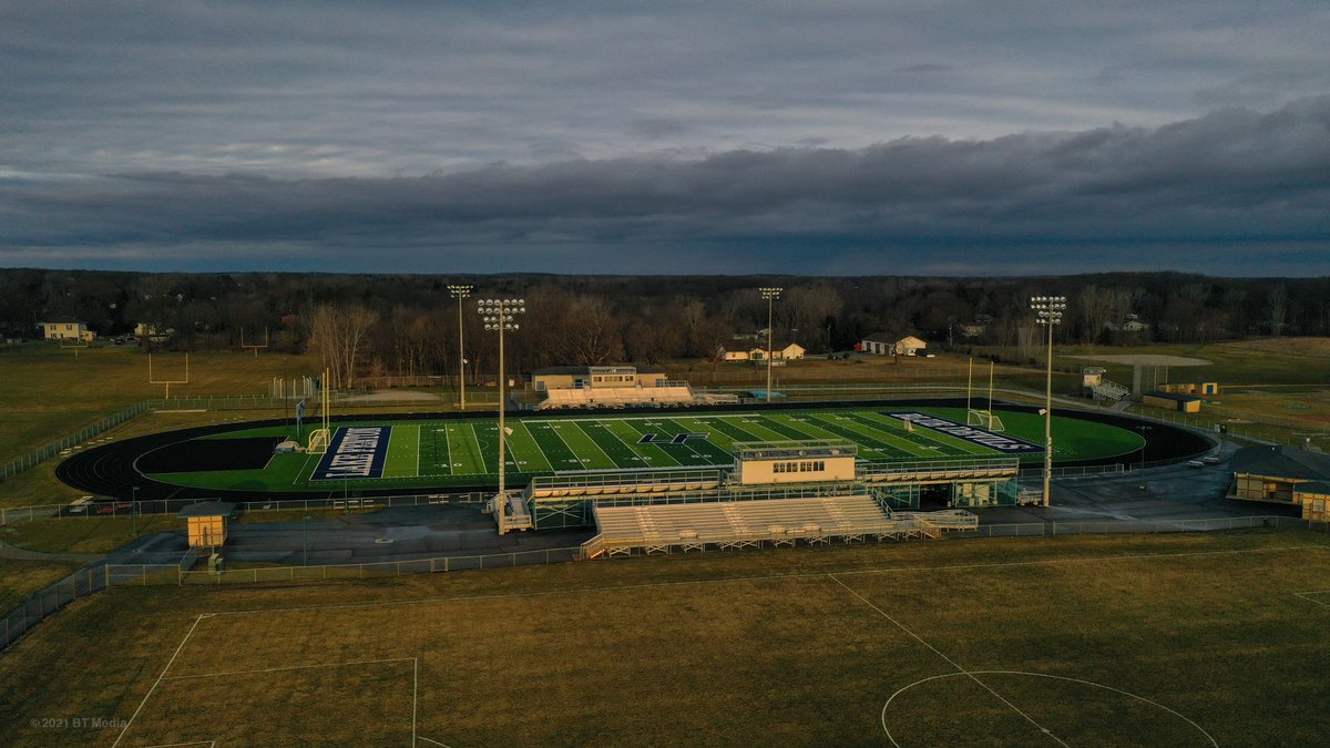 lakeviewtv's tweet photo. Morning views from LFHS! 🌞 #LakeViewTV https://t.co/fclSrMFlaL
