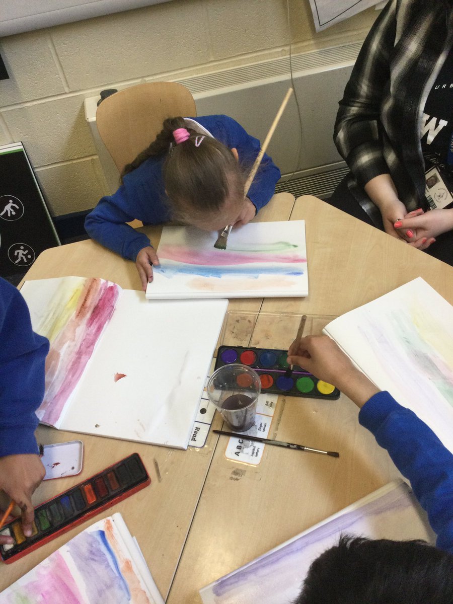 KensingPrimary's tweet photo. Exploring water colours in #1P #kensingtonart #everyoneisanartist #exploringcolour https://t.co/WWnUiygR9C