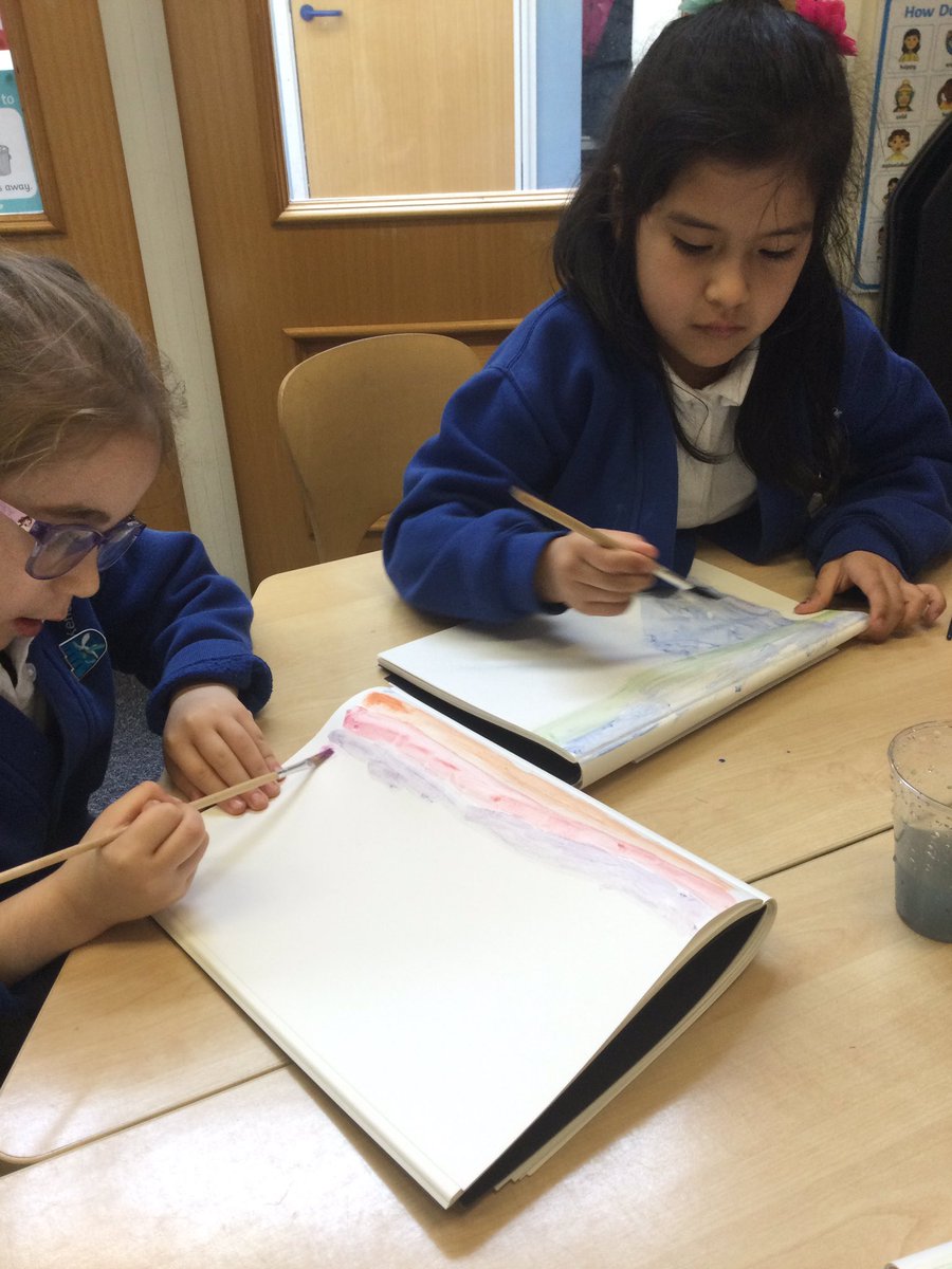 KensingPrimary's tweet photo. Exploring water colours in #1P #kensingtonart #everyoneisanartist #exploringcolour https://t.co/WWnUiygR9C