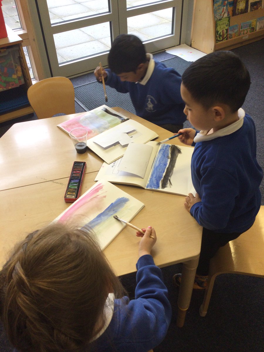 KensingPrimary's tweet photo. Exploring water colours in #1P #kensingtonart #everyoneisanartist #exploringcolour https://t.co/WWnUiygR9C
