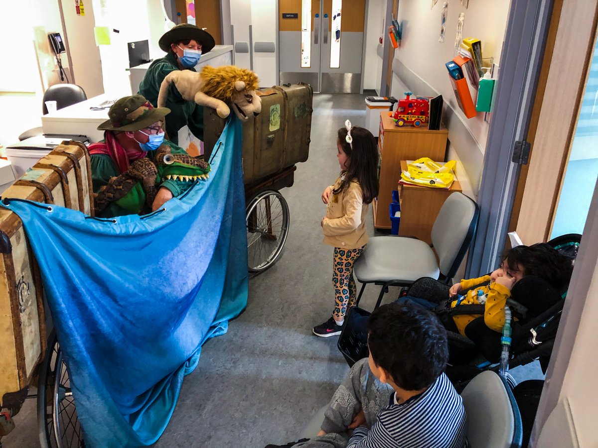 echcharity's tweet photo. Thankyou Clydebuilt Puppets for bringing your Crocodile Tales and lots of sparkling smiles to the hospital this week!
This clever travelling theatre group creates fun-filled 'Stories...Just In Case!' which can be performed anywhere & anytime.β€ #puppetanimationscotland https://t.co/UfRPoImSmH
