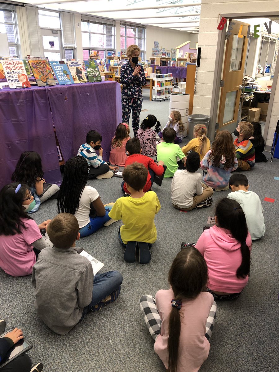 <a target='_blank' href='http://twitter.com/PajamaMamaJSP'>@PajamaMamaJSP</a> taught us about books, brains and babies during the school day and then read two fabulous new books at Books + PJs last night. We are loving our book fair week! 📚🧠👶 <a target='_blank' href='http://twitter.com/GlebeAPS'>@GlebeAPS</a> <a target='_blank' href='http://twitter.com/glebepta'>@glebepta</a> <a target='_blank' href='http://twitter.com/APSLibrarians'>@APSLibrarians</a> <a target='_blank' href='https://t.co/0cNZdGhFmd'>https://t.co/0cNZdGhFmd</a>