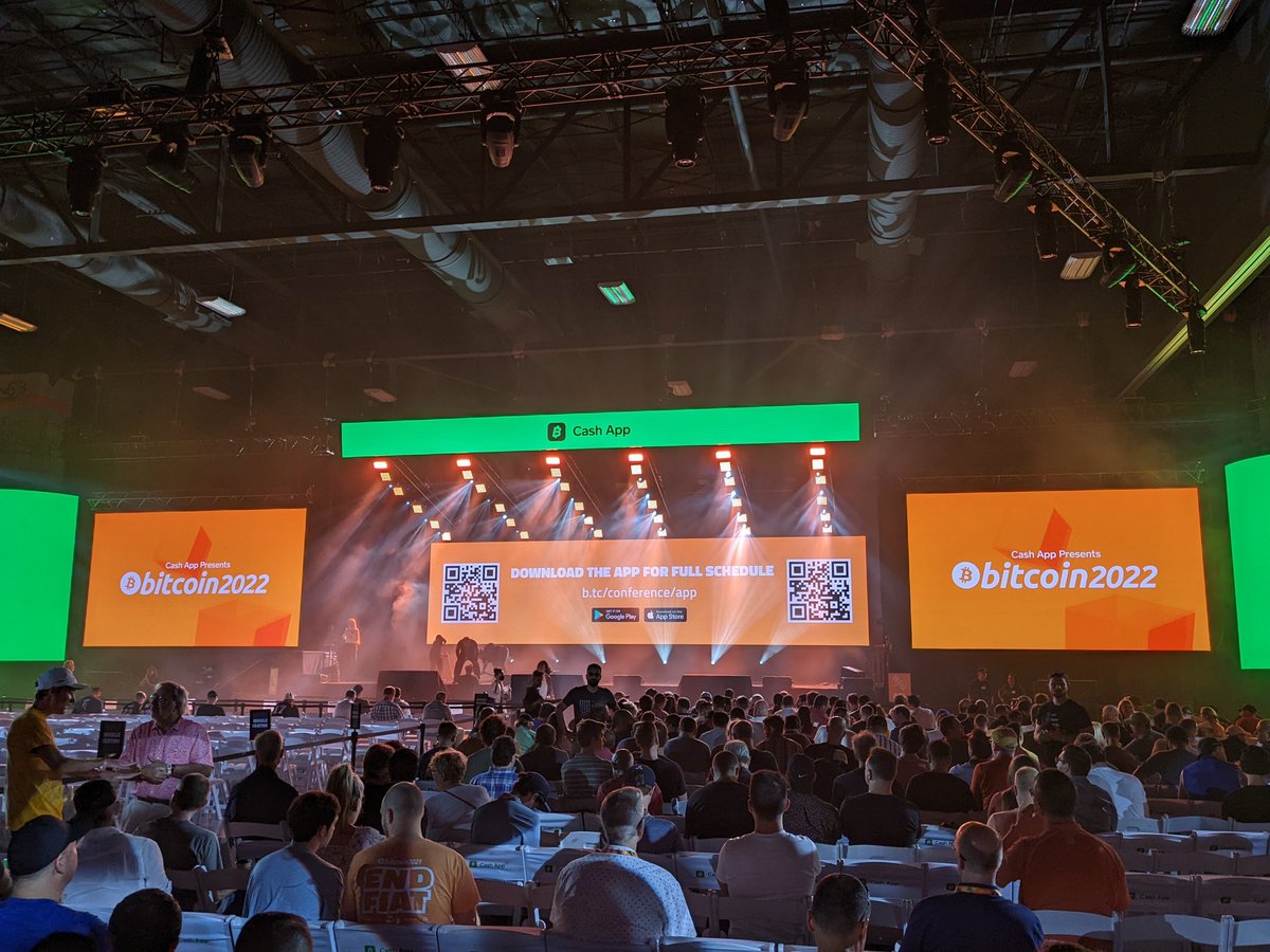 Quark_Chain's tweet photo. #QuarkChain is in #Miami for the big #Bitcoin2022 conference! Stop by to grab some swag, ask us questions, or just to say hi. See you soon! 🙌

#QKC $QKC https://t.co/dBUpK4LPqE
