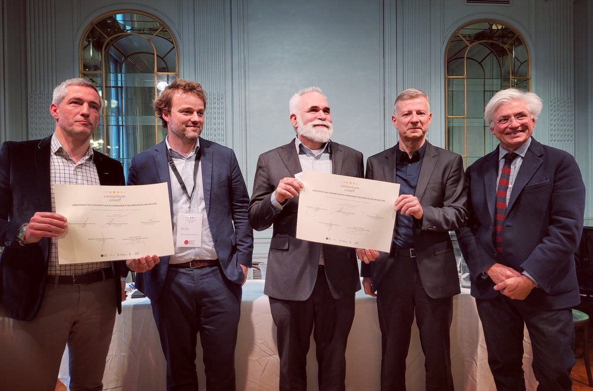 OrchCannes's tweet photo. 🟡Signature du Consortium créatif, initiative inédite en France et en Europe, réunissant 5 orchestres pour la valorisation et la création musicale d’aujourd’hui !
@mmcontemporaine @OrchAvignonPvce @ORCHESPICARDIE @ON_Bretagne @Mulhouse_presse @OrchCannes https://t.co/b350PkOGT9