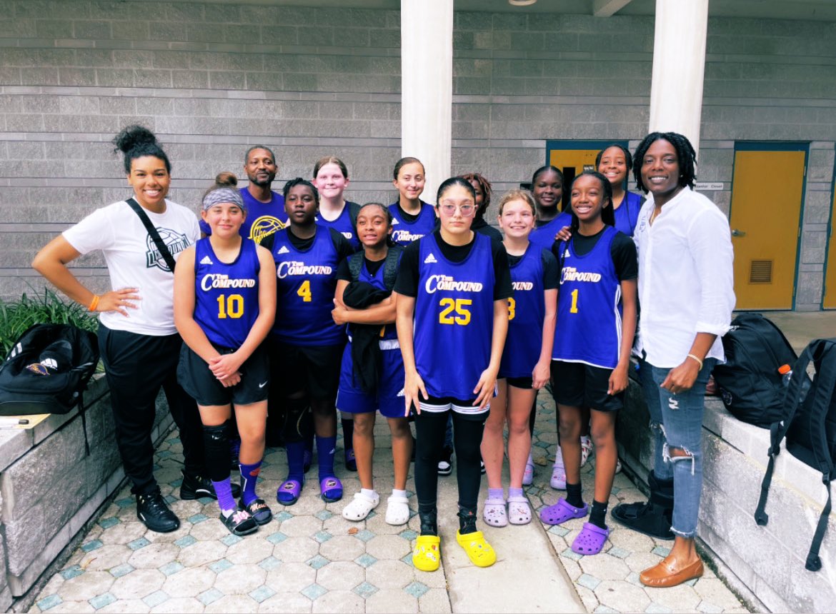 CHAMPIONS 🎊🎈🎉 
.
.
Congrats to Team Elite on a successful Championship Weekend 🏆 We are super proud of their Grit and Basketball IQ‼️First tournament of the season📈  Great Start let’s keep the momentum going 🔥🔥🔥🔥