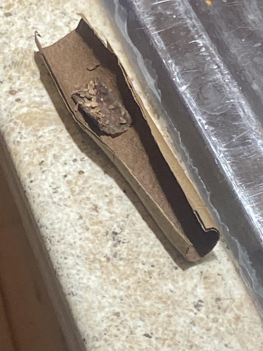 hardwaterman's tweet photo. @SwisherSweets you going to make this right?  you purposely put plastic tape in my swisher https://t.co/XHL9nDCcRq