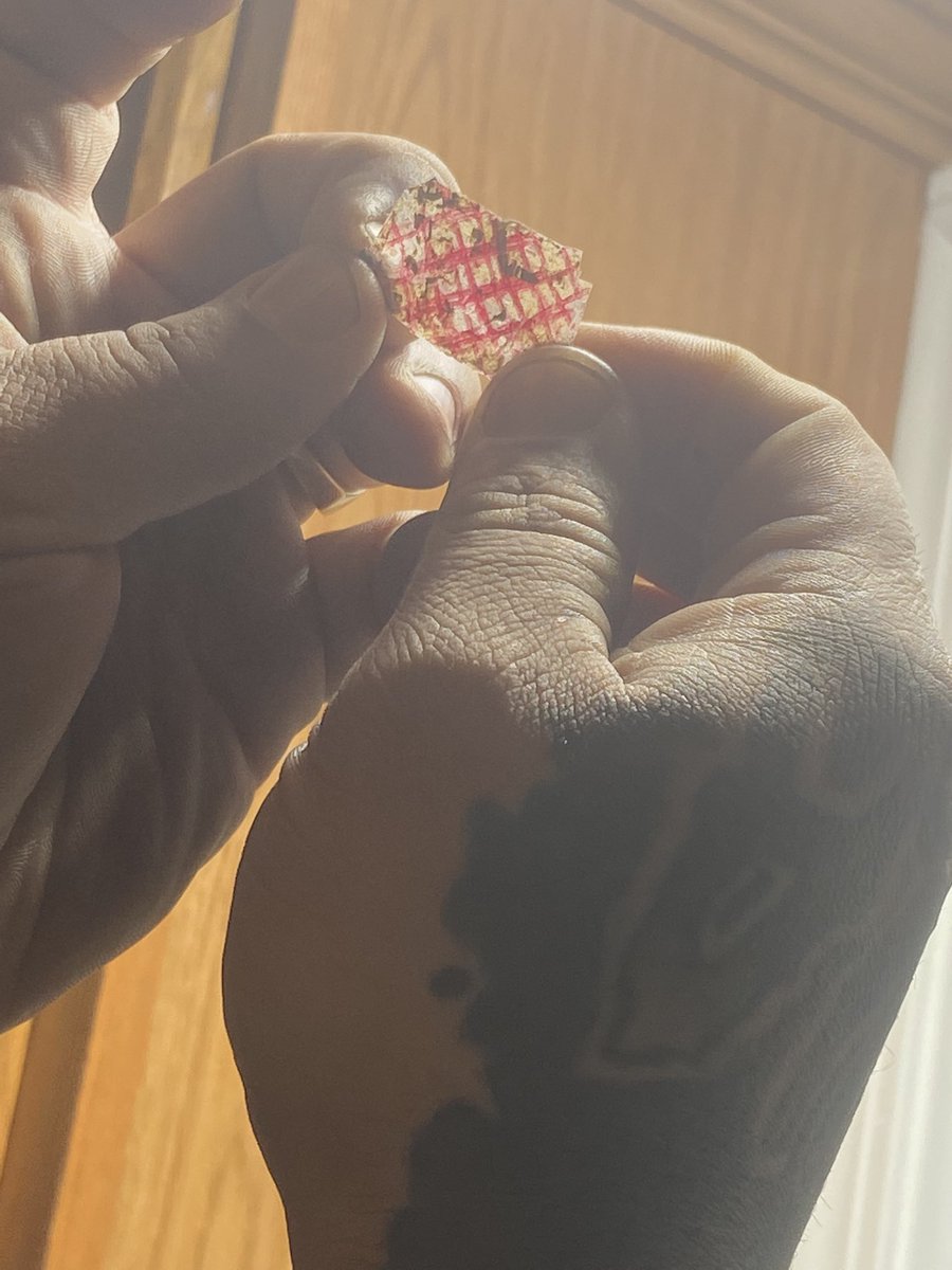 hardwaterman's tweet photo. @SwisherSweets you going to make this right?  you purposely put plastic tape in my swisher https://t.co/XHL9nDCcRq