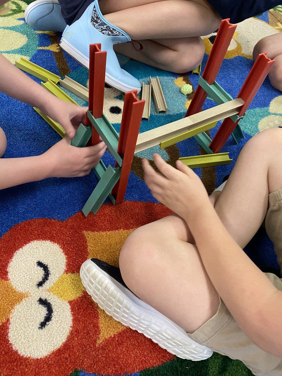 ewbarnhill's tweet photo. 4th grade collaborating to create designs with our new Beam Building Set. Learning engineering. #EWARowTheBoat @EASTWAKEACADEMY @PearsonEWA https://t.co/Vh0xuxMkPp