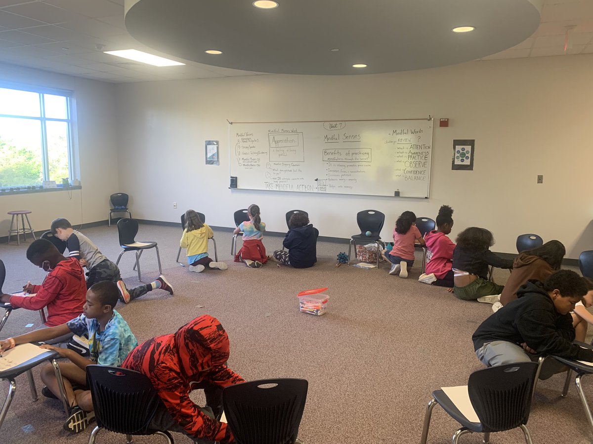 HeartUnscripted's tweet image. Mindful Word: APPRECIATION, a feeling of being grateful.  The 4th graders @GrandviewPYP taking mindful action &amp;amp; writing letters of appreciation to someone they are grateful for &amp;amp; sharing why. #mindfulness #gratitude #GHEjoy #KindnessMatters