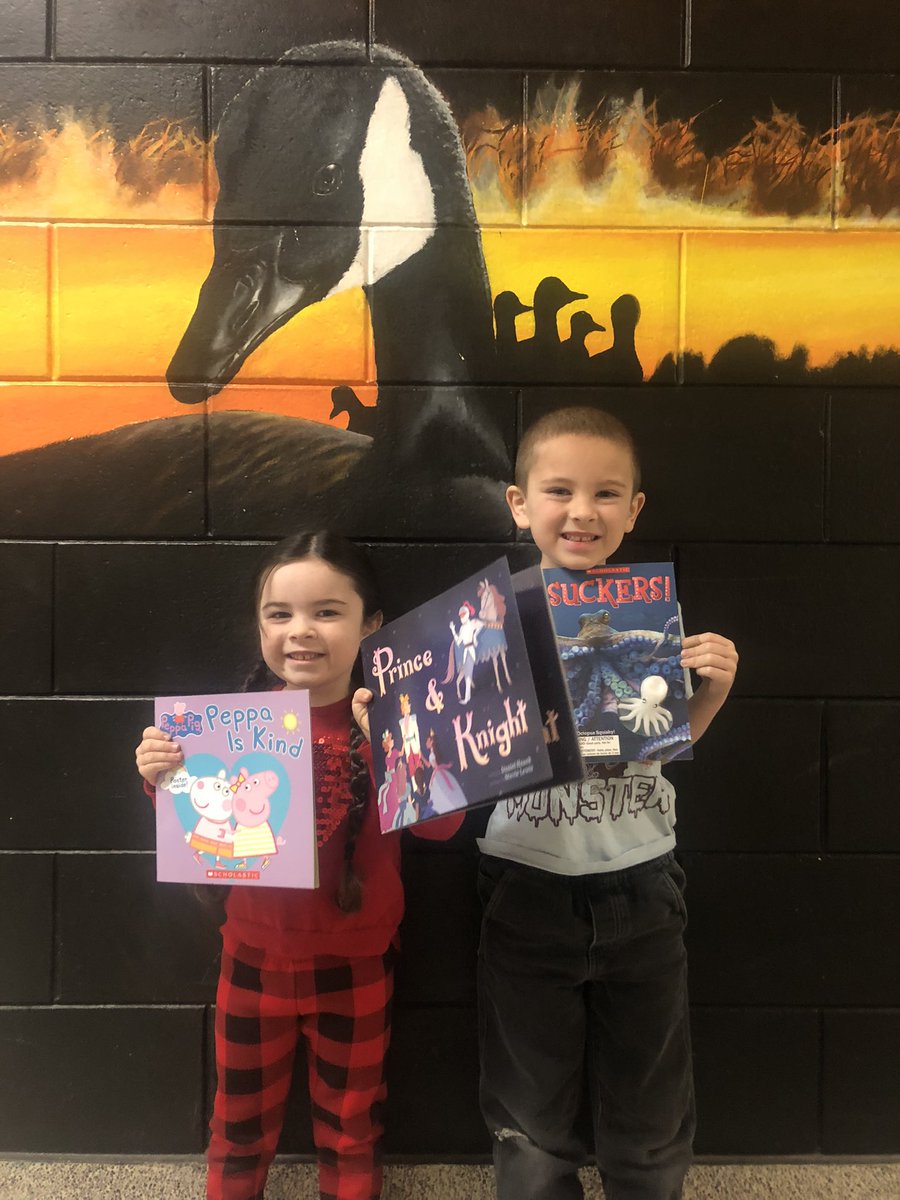 JackMinerJags's tweet photo. Congratulations to our winner of our Scholastic Book Fair Family Event!She wanted to share with her brother! What a kind and caring sister! 🐾📚 @MichaelHuggard @KFJackminer @MsRWatson https://t.co/VmV5e9SjID