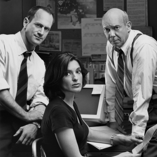 I hope Dann Florek feels all the love coming his way today.  While we may not get to see the three of them together, just his presence makes it feel like old times.

Welcome home, Captain Cragen. 

@Chris_Meloni @mariska @dannflorek #SVU #OC #CaptainCragen4Life https://t.co/lCJz6Mf2OM