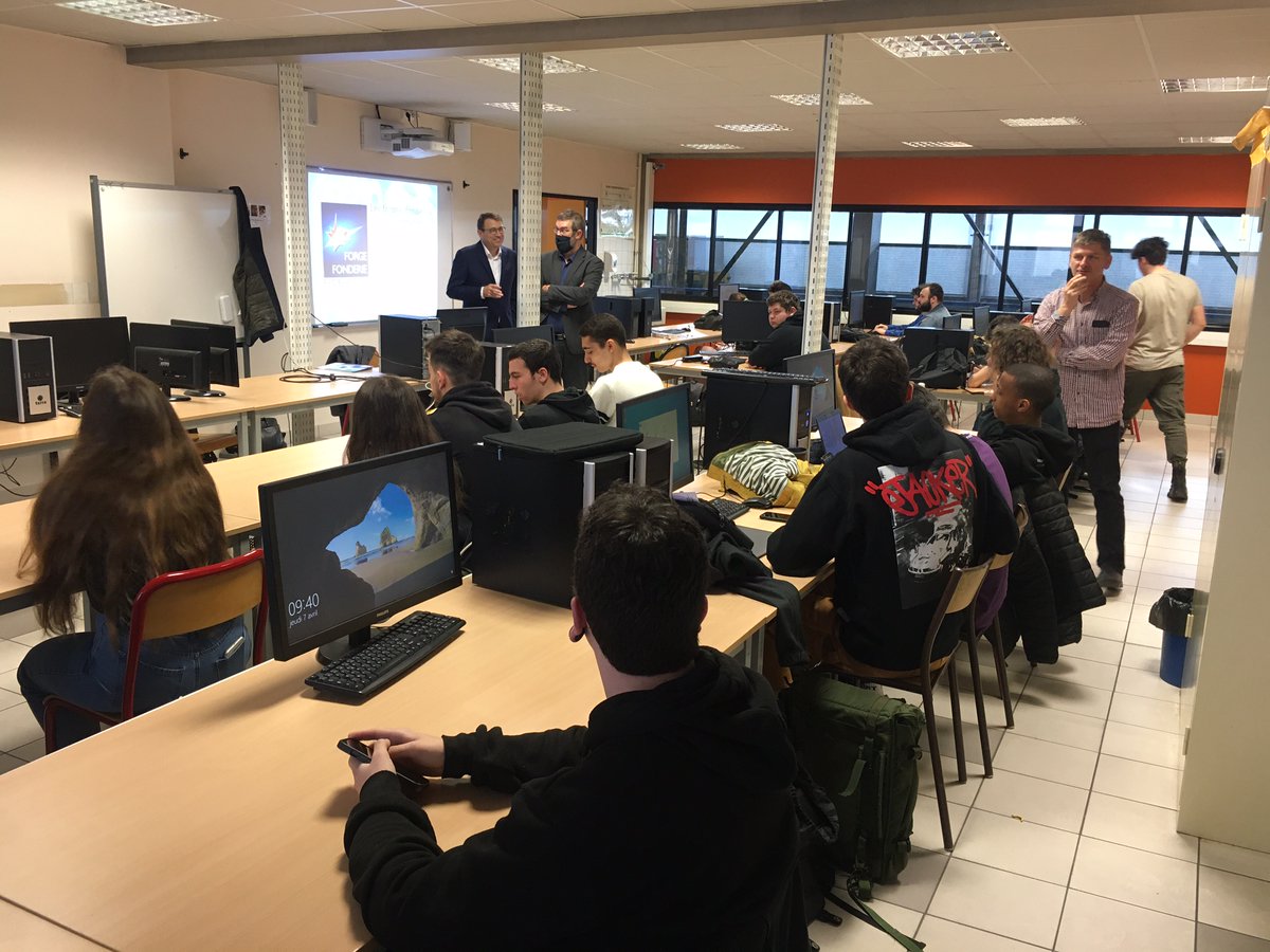 ForgeFonderie's tweet photo. Un grand merci au Lycée Loritz de Nancy @LyceeLoritz ainsi qu'aux 24 élèves de 2ème année du BTS Fonderie, pour la qualité de leur accueil lors de la présentation de la Fédération &amp; de l'ESFF , par @PYBRA  Pierre-Yves Brazier (@sup2f) et Sergio Da Rocha, le 7 avril 2022. https://t.co/efDMbhUSfJ