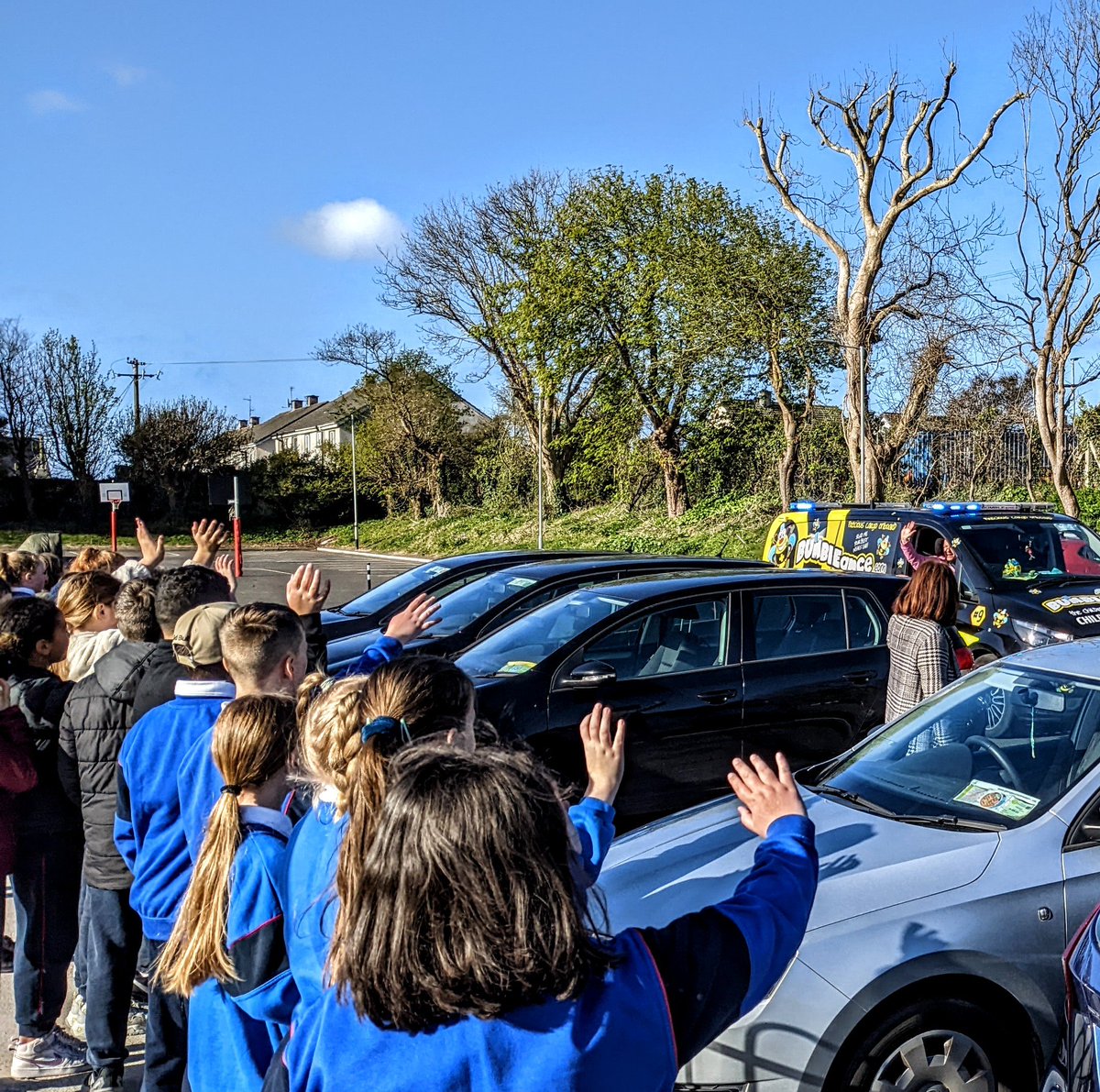 Gnmgreenteam's tweet photo. 5th & 6th class students from #Ukraine appeared in front of the camera & introduced themselves to the school today! 4th class created beautiful art to welcome them. We wished past pupil Áine a safe journey as she delivers medical aid to the Polish/ Ukranian border. #bumbleance https://t.co/EkQvGqcypf