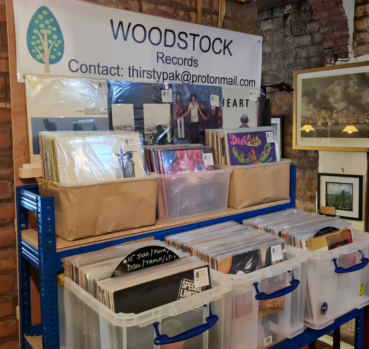 thirstypak's tweet photo. New box of 7s added and 2 short crates of 12s along with a crate of 10s inc Manics, Simple Minds , Tears for Fears , OMD etc https://t.co/dNlLFvS3n4