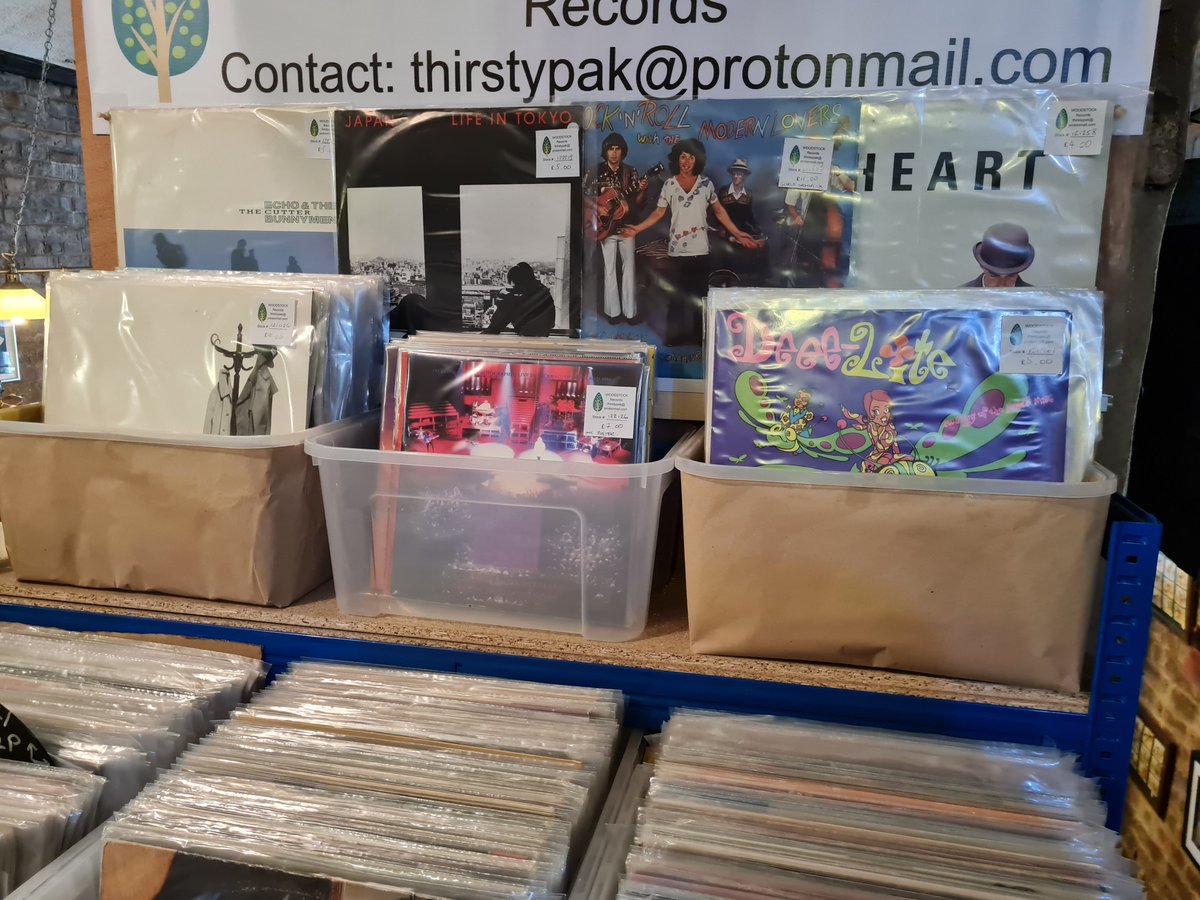 thirstypak's tweet photo. New box of 7s added and 2 short crates of 12s along with a crate of 10s inc Manics, Simple Minds , Tears for Fears , OMD etc https://t.co/dNlLFvS3n4