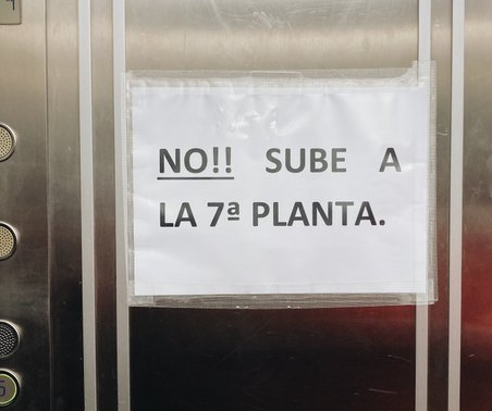 XoseCastro's tweet photo. Cuando redactas tan mal que ya no se sabe si conminas o informas.

(vía @Lupe_) https://t.co/7DbcuFKMWP