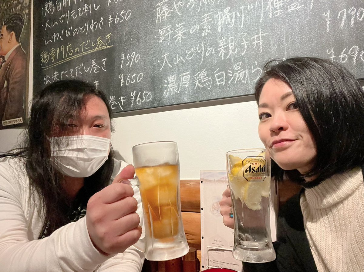 Brocantofficial's tweet photo. 久しぶりにBrocant、スタジオでレコーディング〜🎶
からの飲み〜🍺😊✨
中田も運天も元気です👍🏻
#Brocant #バント https://t.co/X5REhLBXIT
